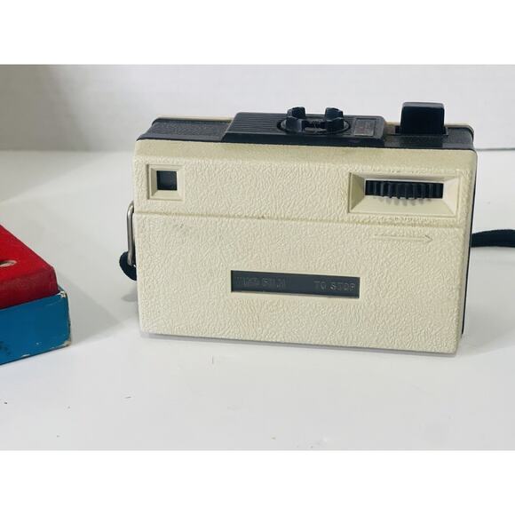 Keystone 115x W/ Magic Cube - Instant Loading Film Camera - Picture 7 of 9